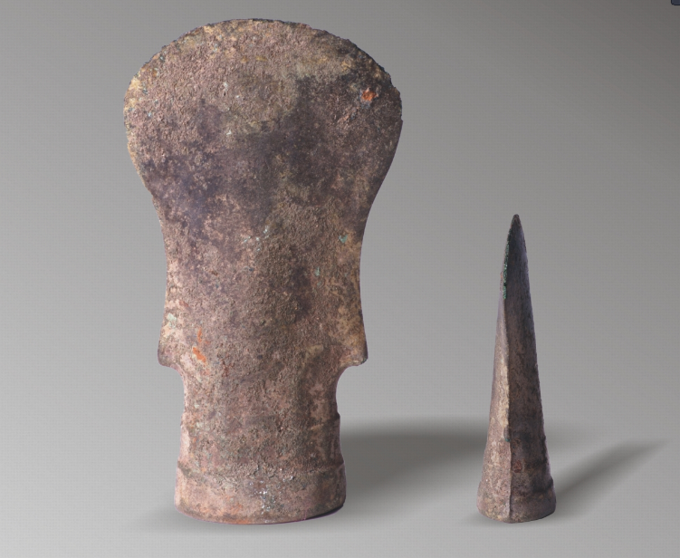 YB0826战国巴蜀弧刃青铜钺